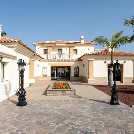 Вилла Wudas La Caleta *