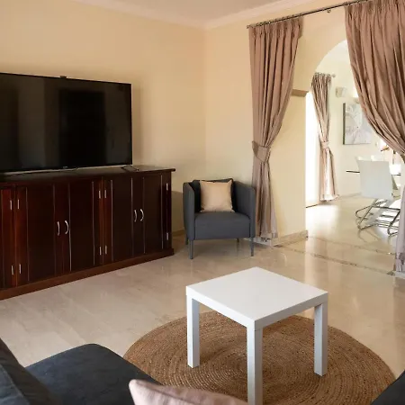 Luxury Wudas - Heated Pool, Bbq & Golf Area *